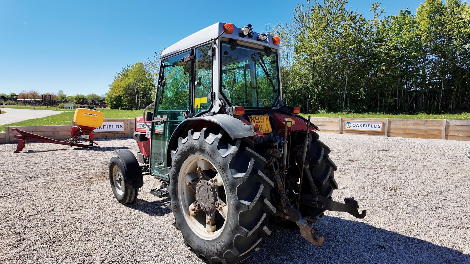1996 Massey Ferguson 374S Vineyard Tractor - Image 3