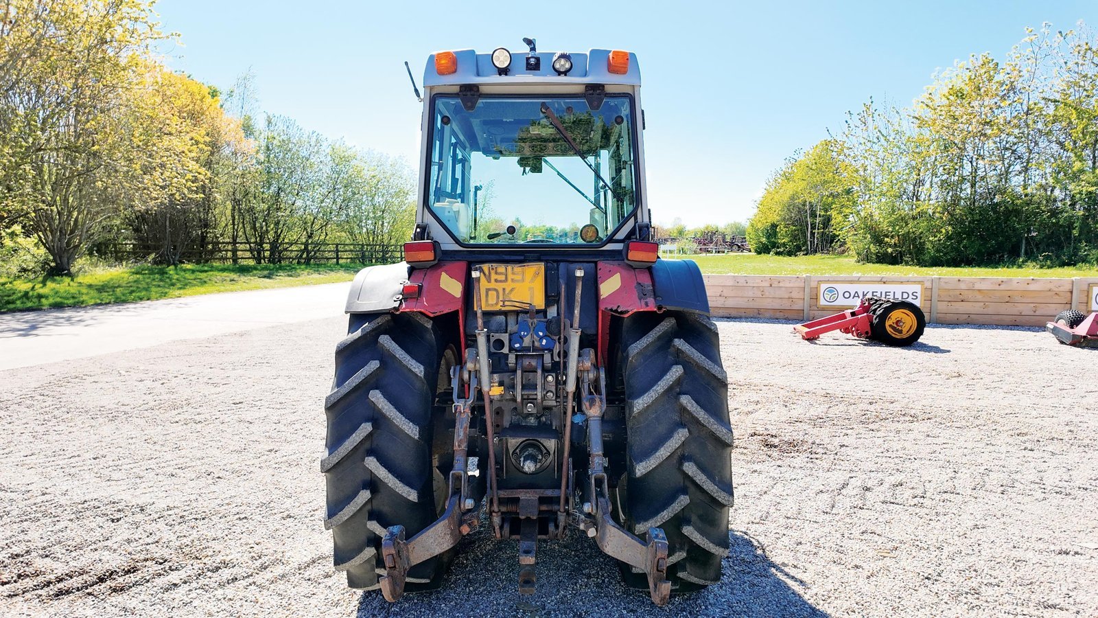 1996 Massey Ferguson 374S Vineyard Tractor - Image 4